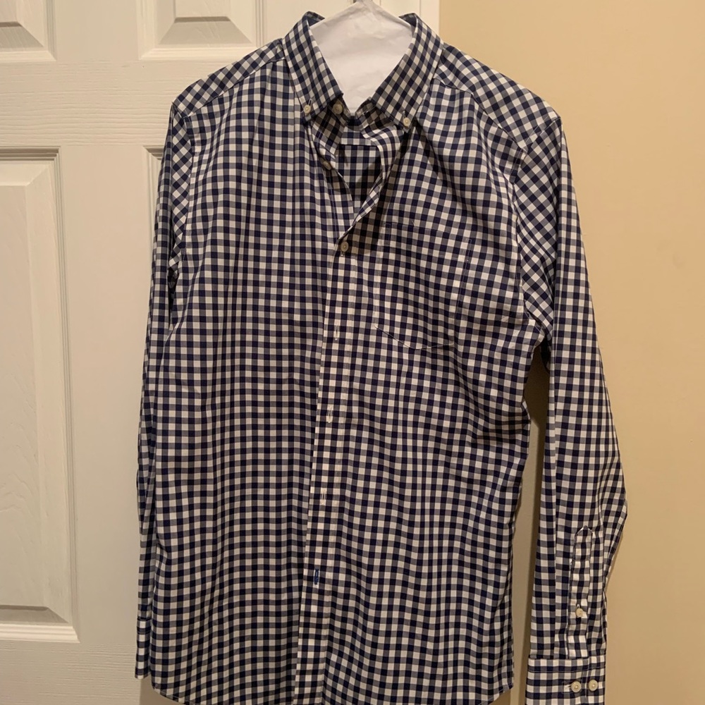 Crown and Ivy men’s long sleeved button down